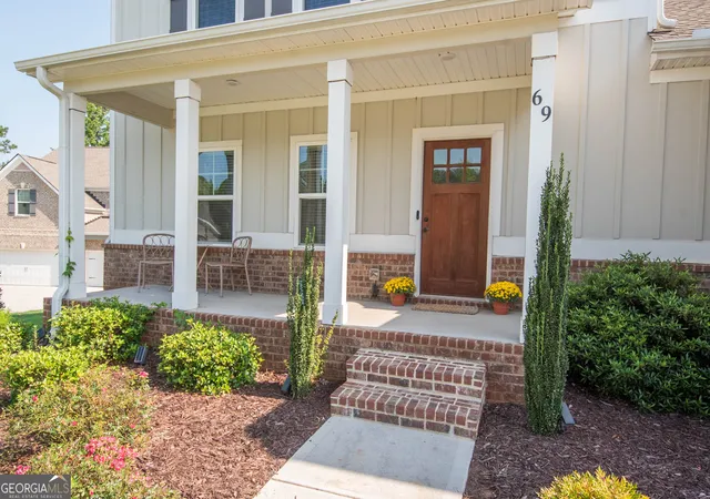 Photo 2 of Single family home for sale at 69 Ellabelle Ct, Senoia, GA 30276 | MLS# 10830152 | Listing updated on 2026-09-19