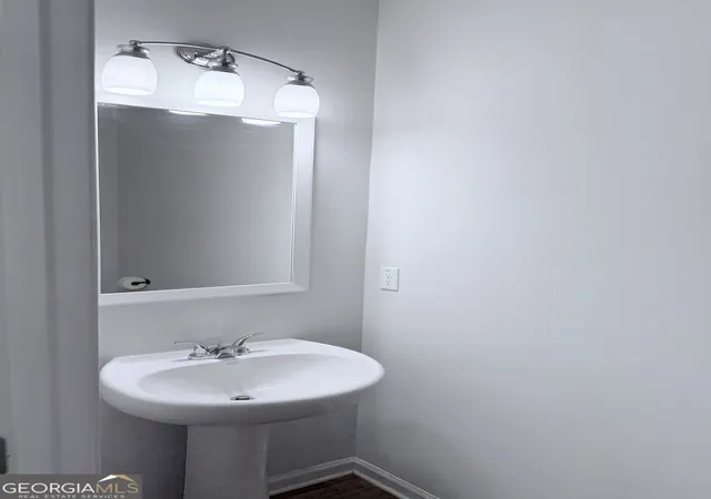 Photo 3 of Townhouse for sale at 3122 Meadowstone Ln SW, Atlanta, GA 30331 | MLS# 10812975 | Listing updated on 2026-09-11