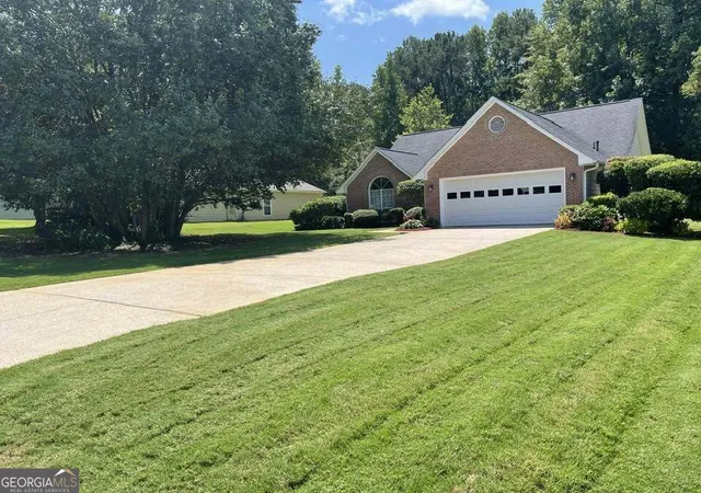Photo 1 of Single family home for sale at 519 Washington Dr, Jonesboro, GA 30238 | MLS# 10828244 | Listing updated on 2026-09-13