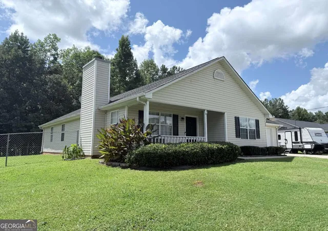 2nd image of 120 Pleasant Hills Dr, Covington, GA 30016 | MLS# 10822235