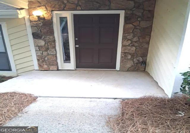 Photo 3 of Single family home for sale at 8580 Colony Clb Dr, Johns Creek, GA 30022 | MLS# 10798076 | Listing updated on 2026-10-17