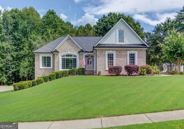 Photo 3 of Single family home for sale at 880 Providence Club Dr, Monroe, GA 30656 | MLS# 10824766 | Listing updated on 2026-09-10