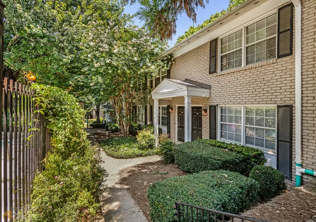 Condominium at 2232 Dunseath Ave Nw #APT 410, Atlanta, GA 30318 | MLS# 10063665 | | Sold on 2022-08-01