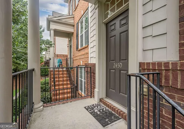 Townhouse for sale at 2450 Natoma Ct Se #11, Smyrna, GA 30080 | MLS# 10822893
