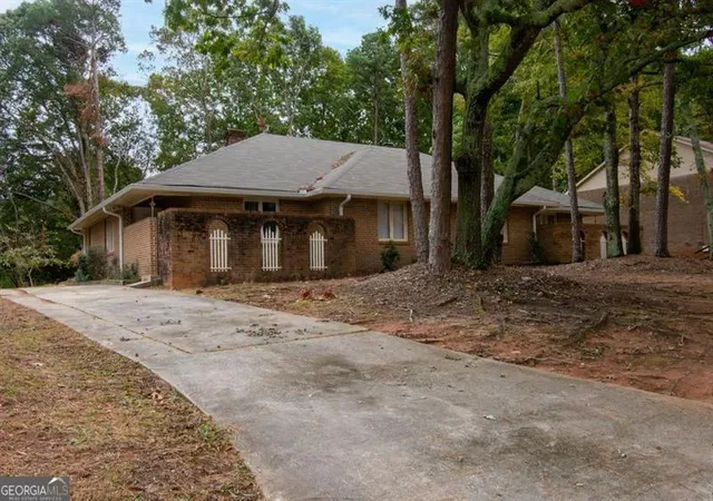 Photo 2 of Multi family home for sale at 2585 Golfview Ter, Conyers, GA 30013 | MLS# 10635336 | Listing updated on 2025-12-09