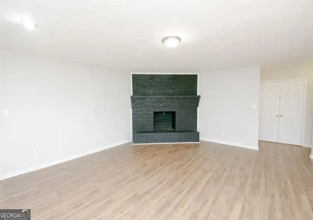 Listing Photo 5 - Condo for sale in building located at 2585 Golfview Ter, Conyers, GA 30013