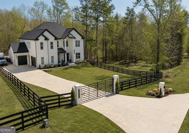 Photo 2 of Single family home for sale at 1017 Fleeman Rd, Hoschton, GA 30548 | MLS# 10703721 | Listing updated on 2026-08-07