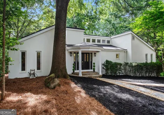 Photo 2 of Single family home for sale at 4321 King Springs Rd Se, Smyrna, GA 30082 | MLS# 10820803 | Listing updated on 2026-08-20