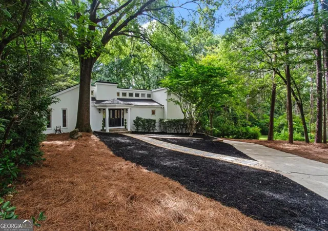 Photo 3 of Single family home for sale at 4321 King Springs Rd SE, Smyrna, GA 30082 | MLS# 10820803 | Listing updated on 2026-08-20