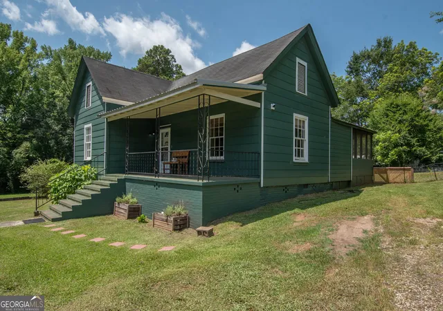 1st image of 3 Sanford Ave, Lagrange, GA 30241 | MLS# 10802359