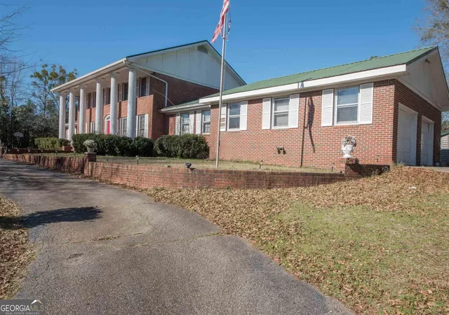 Photo 2 of Single family home for sale at 3861 Newnan Rd, Griffin, GA 30223 | MLS# 10615701 | Listing updated on 2026-09-04