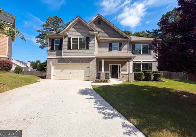 Single family home for sale at 2321 Willow Shade Ln, Loganville, GA 30052 | MLS# 10800742