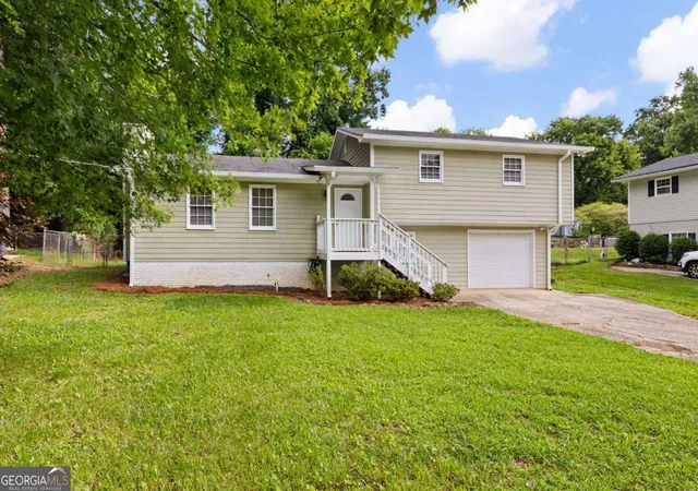 Photo 1 of Single family home for sale at 4220 Terrace Dr, Acworth, GA 30101 | MLS# 10792762 | Listing updated on 2026-09-25