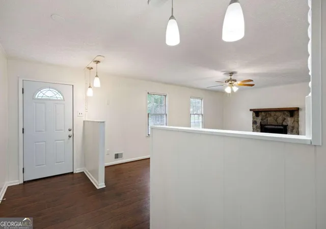 Photo 4 of Single family home for sale at 4220 Terrace Dr, Acworth, GA 30101 | MLS# 10792762 | Listing updated on 2026-09-25