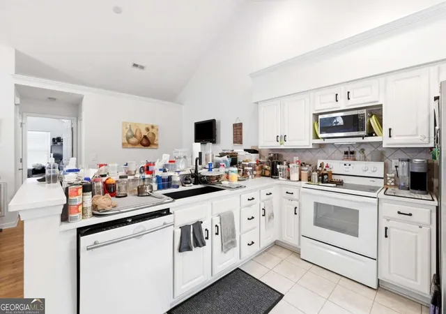Listing Photo 4 - Condo for sale in building located at 1535 Duluth Unit #203 Hwy, Lawrenceville, GA 30043 - Unit #UNIT 203