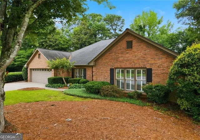 2nd image of 965 Knoll Crest Ct, Alpharetta, GA 30004 | MLS# 10790705