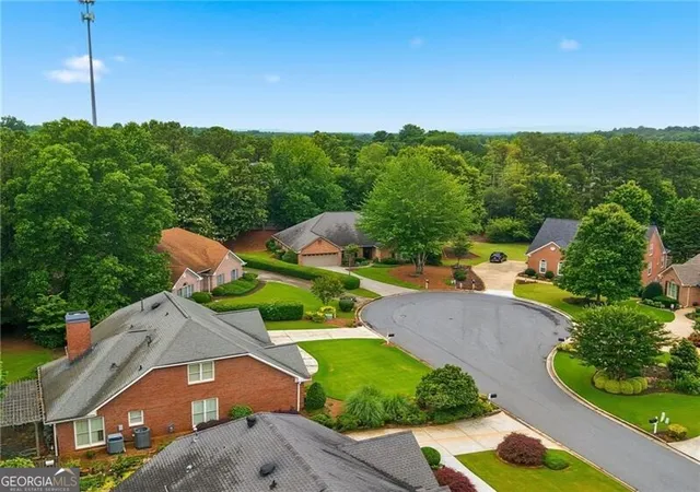 Photo 3 of Sale Pending at 965 Knoll Crst Ct, Alpharetta, GA 30004 | MLS# 10790705 | Listing updated on 2026-09-18