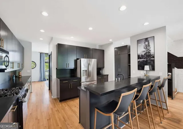 Photo 4 of Townhouse for sale at 1261 Apple Valley Rd NE, Atlanta, GA 30319 | MLS# 10874093 | Listing updated on 2026-10-30