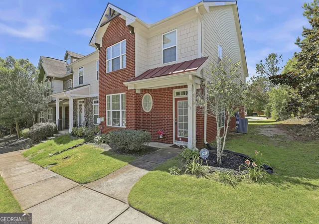 2nd image of 41 Newnan Lakes Dr, Newnan, GA 30263 | MLS# 10780581