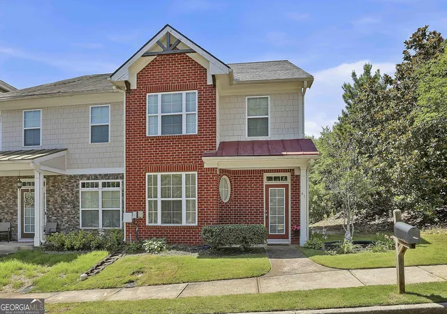3rd image of 41 Newnan Lakes Dr, Newnan, GA 30263 | MLS# 10780581