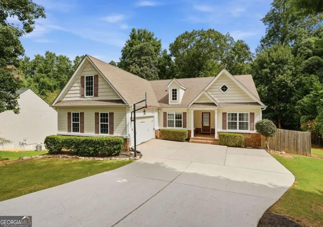 Photo 1 of Single family home for sale at 3522 Cameron Dr, Gainesville, GA 30506 | MLS# 10821039 | Listing updated on 2026-08-31