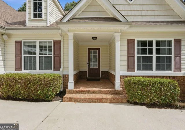 Photo 2 of Single family home for sale at 3522 Cameron Dr, Gainesville, GA 30506 | MLS# 10821039 | Listing updated on 2026-08-31