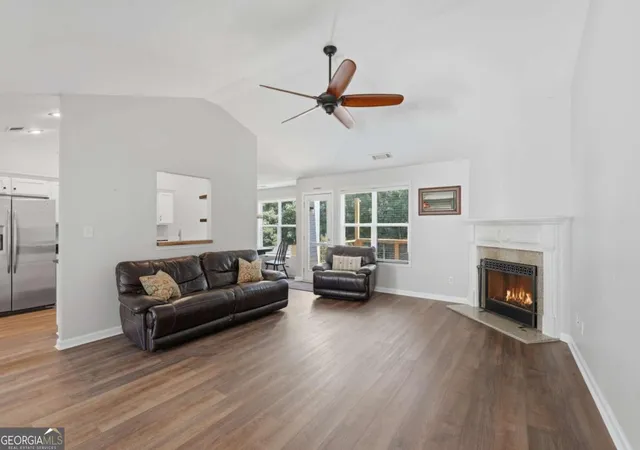 Photo 4 of Single family home for sale at 3522 Cameron Dr, Gainesville, GA 30506 | MLS# 10821039 | Listing updated on 2026-08-31
