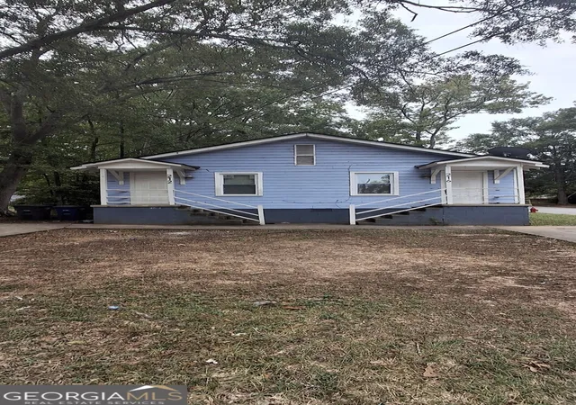 Listing Photo 1 - Condo for sale in building located at 216 Alabama St, Griffin, GA 30223