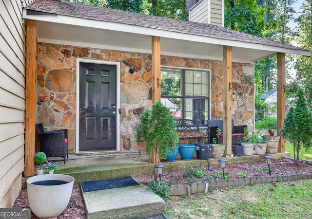 Photo 3 of Single family home for sale at 4971 Sugar Creek Dr, Sugar Hill, GA 30518 | MLS# 10834870 | Listing updated on 2026-09-28