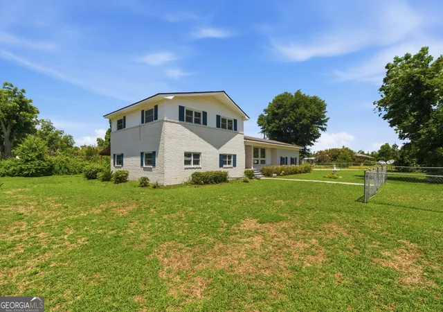 Photo 3 of Single family home for sale at 27 Park Ln, Hazlehurst, GA 31539 | MLS# 10637972 | Listing updated on 2026-09-30