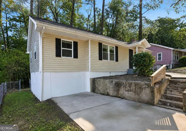 Photo 3 of Single family home for sale at 1393 Northwest Dr Nw, Atlanta, GA 30318 | MLS# 10820960 | Listing updated on 2026-09-24