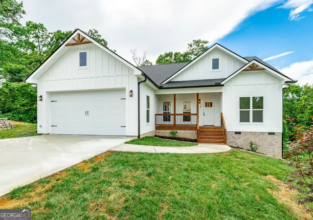 Photo 1 of Single family home for sale at 18 Battle Blf Dr, Rossville, GA 30741 | MLS# 10809131 | Listing updated on 2026-09-14