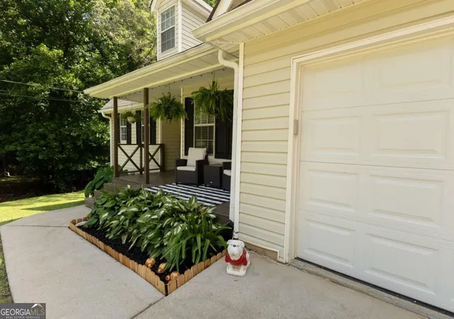 Photo 3 of Single family home for sale at 116 Duncans Ml Dr, Locust Grove, GA 30248 | MLS# 10794888 | Listing updated on 2026-10-09