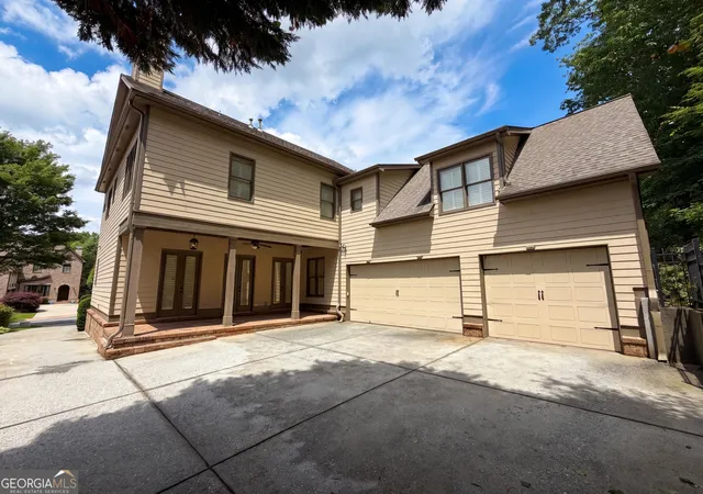 Photo 4 of Single family home for sale at 3250 Camellia Ln, Suwanee, GA 30024 | MLS# 10774744 | Listing updated on 2026-10-23