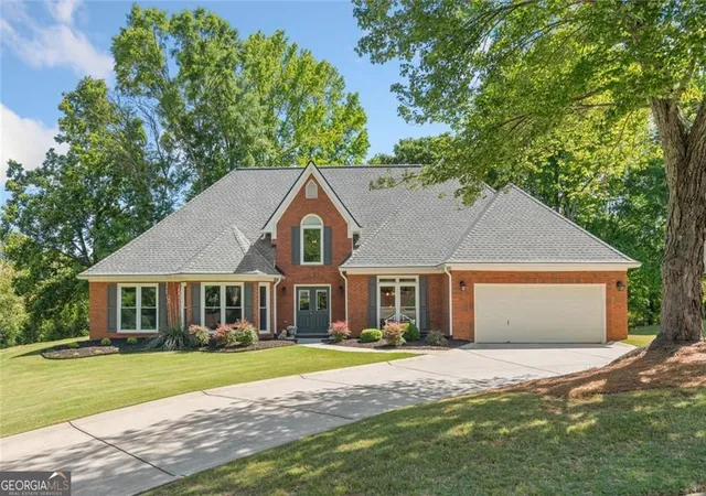 image of 1905 Broadwell Oaks Dr, Alpharetta, GA 30004 | MLS# 10815314