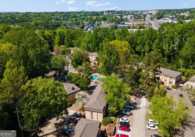 2nd image of 5400 Roswell Rd, Sandy Springs, GA 30342