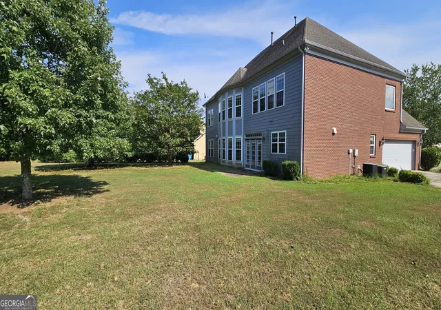 Photo 3 of Sale Pending at 7048 Blue Sky Dr, Locust Grove, GA 30248 | MLS# 10815238 | Listing updated on 2026-09-17