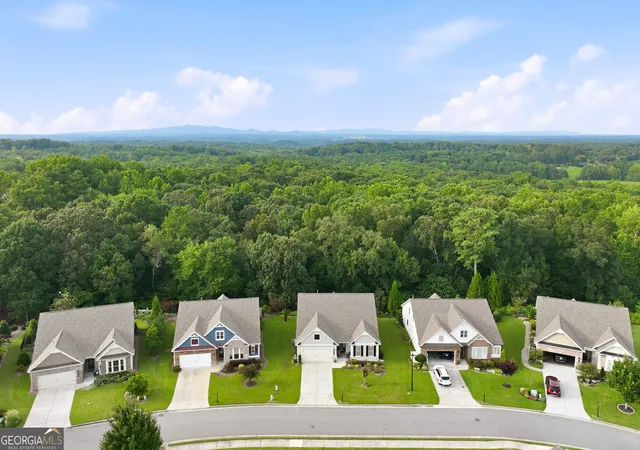 Photo 4 of Single family home for sale at 5910 Stellata Cir, Cumming, GA 30028 | MLS# 10723772 | Listing updated on 2026-09-17
