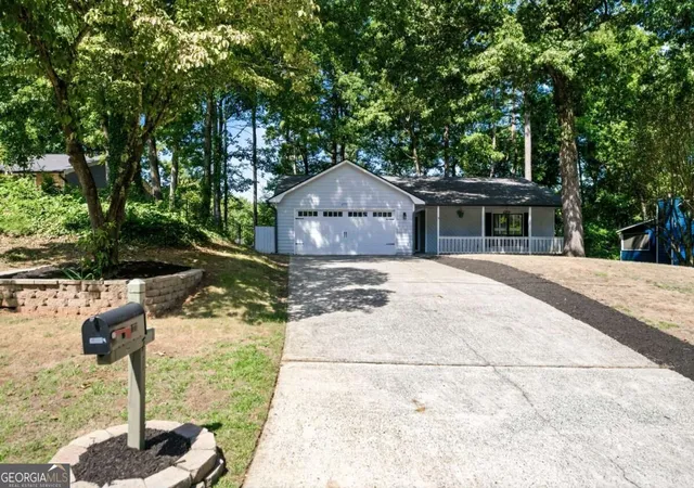 Photo 3 of Single family home for sale at 4771 Pinefield Dr Nw, Acworth, GA 30102 | MLS# 10829816 | Listing updated on 2026-09-17
