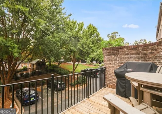 Photo 3 of Townhouse for sale at 3552 Roswell Rd Nw, Atlanta, GA 30305 | MLS# 10742664 | Listing updated on 2026-05-31