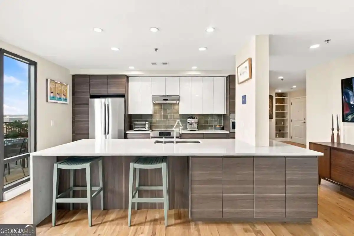 Condo for sale at 565 Peachtree St NE #702, Atlanta, GA 30308 | MLS# 10871054