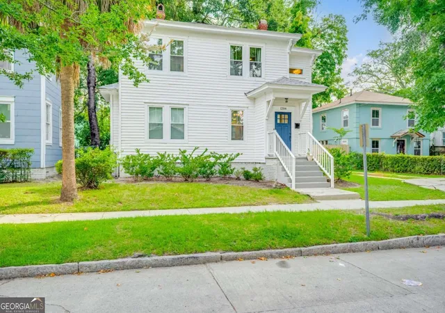 Photo 3 of Single family home for sale at 1204 E 33rd St, Savannah, GA 31404 | MLS# 10777603 | Listing updated on 2026-08-26