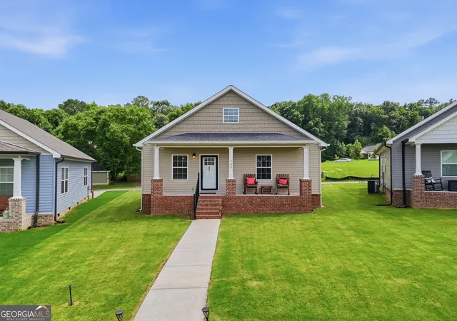 Homes for sale in Dalton, GA | 405 Coahulla Creek Dr, Dalton, GA 30721 | MLS# 10791588