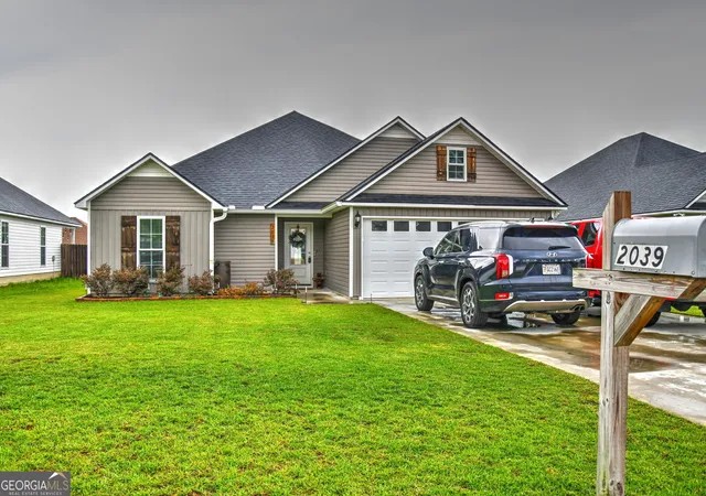 Homes for sale in Valdosta, GA | 2039 Meadow Cove Dr, Valdosta, GA 31605 | MLS# 10790049