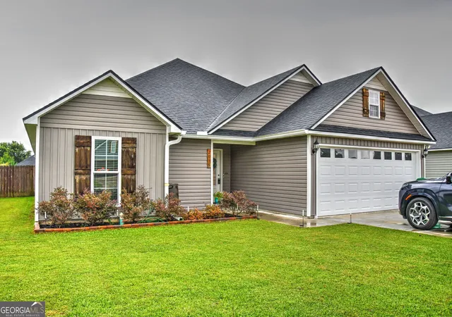 Homes for sale in Valdosta, GA | 2039 Meadow Cove Dr, Valdosta, GA 31605 | MLS# 10790049