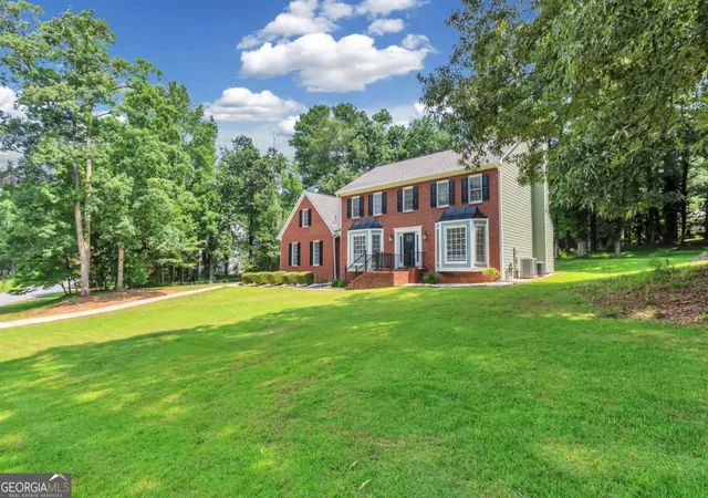 3rd image of 1448 Red Fox Run Sw, Lilburn, GA 30047 | MLS# 10800281