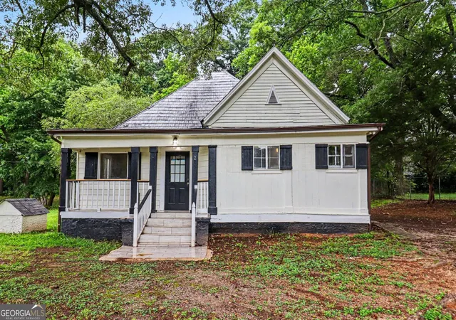 1st image of 203 Kenwood Rd, Fayetteville, GA 30214 | MLS# 10791570