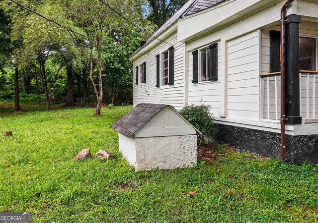 3rd image of 203 Kenwood Rd, Fayetteville, GA 30214 | MLS# 10791570