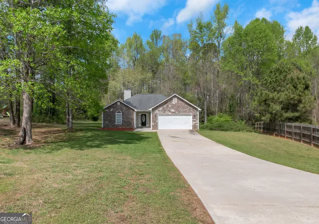 Photo 2 of Sale Pending at 182 Hawk Ln, Carrollton, GA 30116 | MLS# 10709178 | Listing updated on 2026-10-02