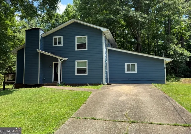 Homes for sale in Lithia Springs, GA | 2425 Falls River Dr, Lithia Springs, GA 30122 | MLS# 10795459